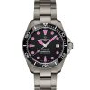Certina DS Action Diver 38mm Titanium - C048.807.44.051.01 med sort skive og rosa detaljer på titan lenke sett forfra
