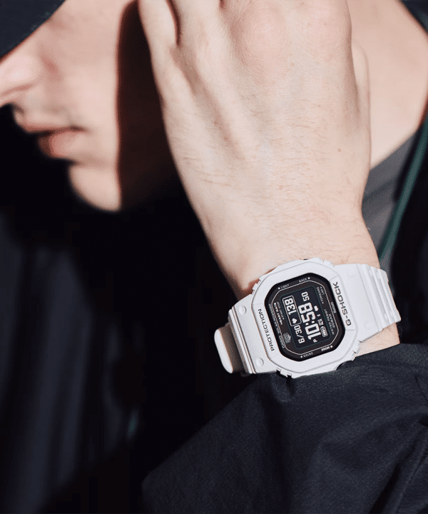 Alternative view of Casio G-Shock - DW-H5600-7ER