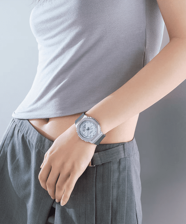 Alternative view of Casio G-Shock - GM-S2110-2AER