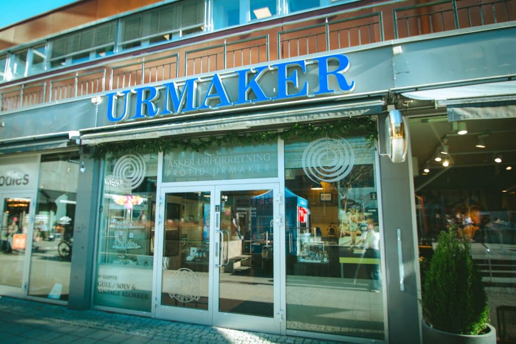 Utsiden av butikken Asker Urforretning AS